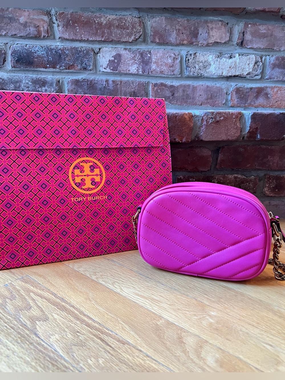 Tory Burch Crazy Pink Kira Chevron Small Leather Camera Bag - Picture 2 of 14